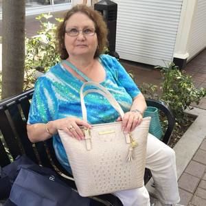 Meet your Posher, Beverly